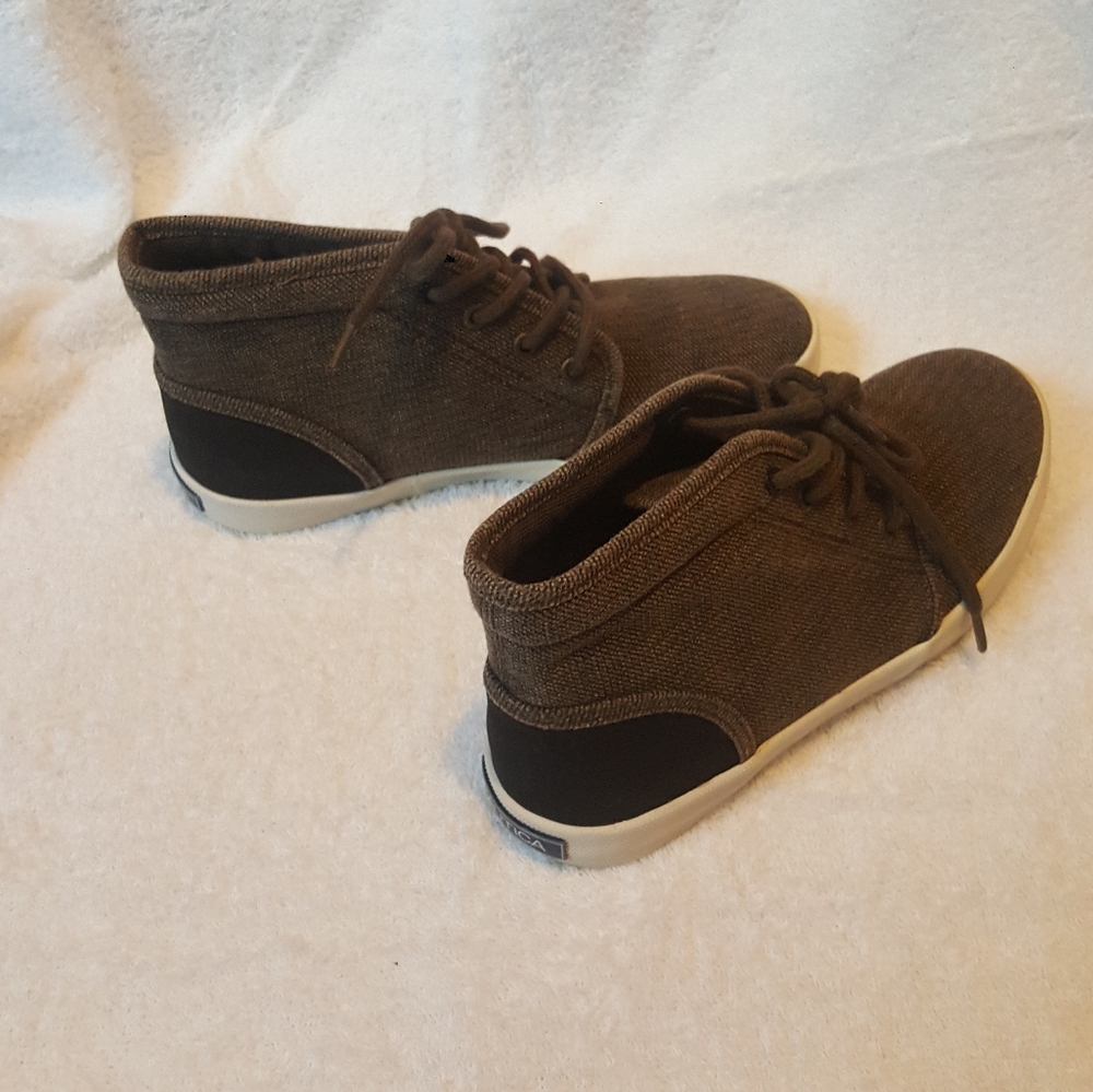 Shoes - Picture 3 of 3